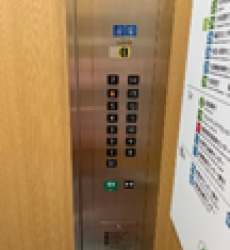 エレベーターで６Fへ
